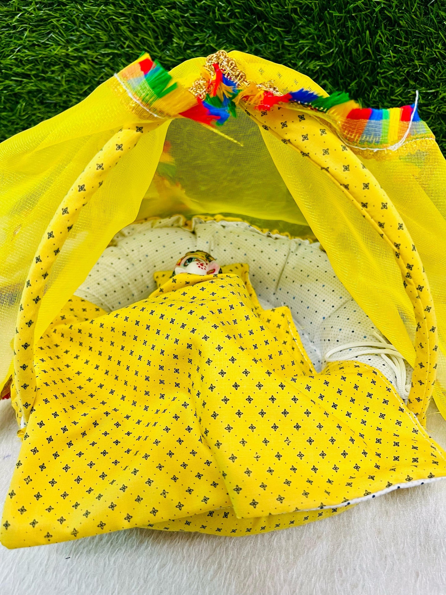 Laddu Gopal Ji Pure Cotton Mosquito Net Bed with Pillow & Blanket (Random Color)